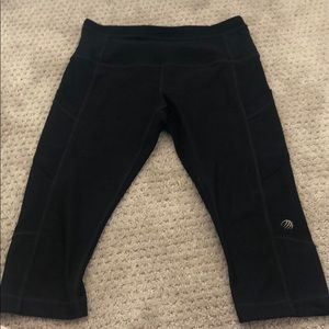 High rise crop workout leggings